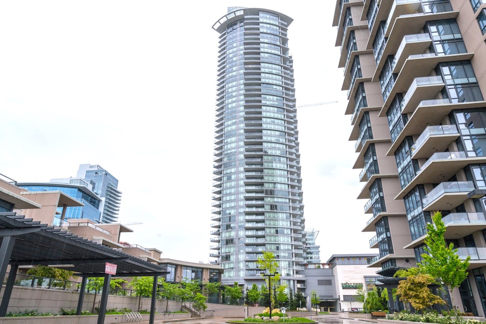 Solo District, 2008 Rosser Avenue Burnaby, BC REW
