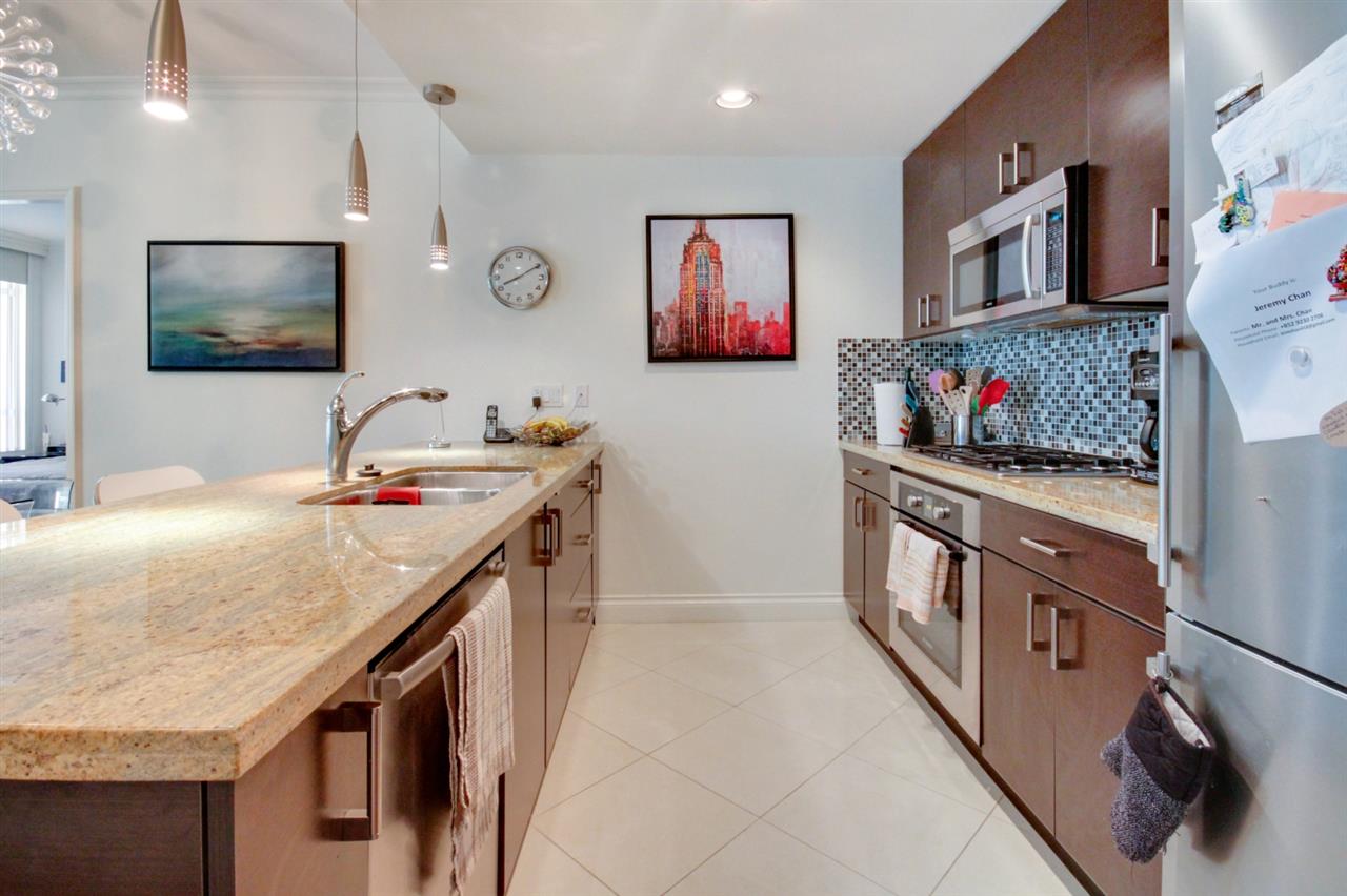 172 Victory Ship Way, North Vancouver, BC V7L 0B5 - 2