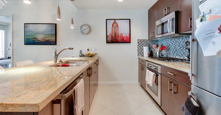 172 Victory Ship Way, North Vancouver, BC V7L 0B5 - 2