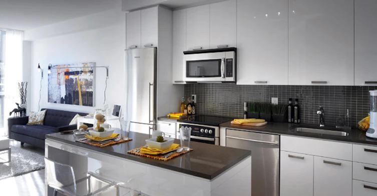 38 1st Avenue West, Vancouver, BC V5Y 0K3 - 4