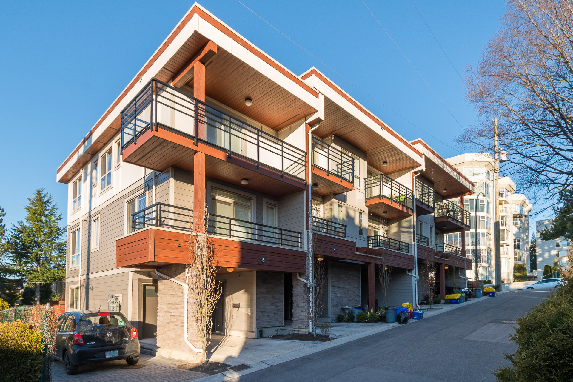 15118 Thrift Avenue, Surrey, BC V4B 2K7