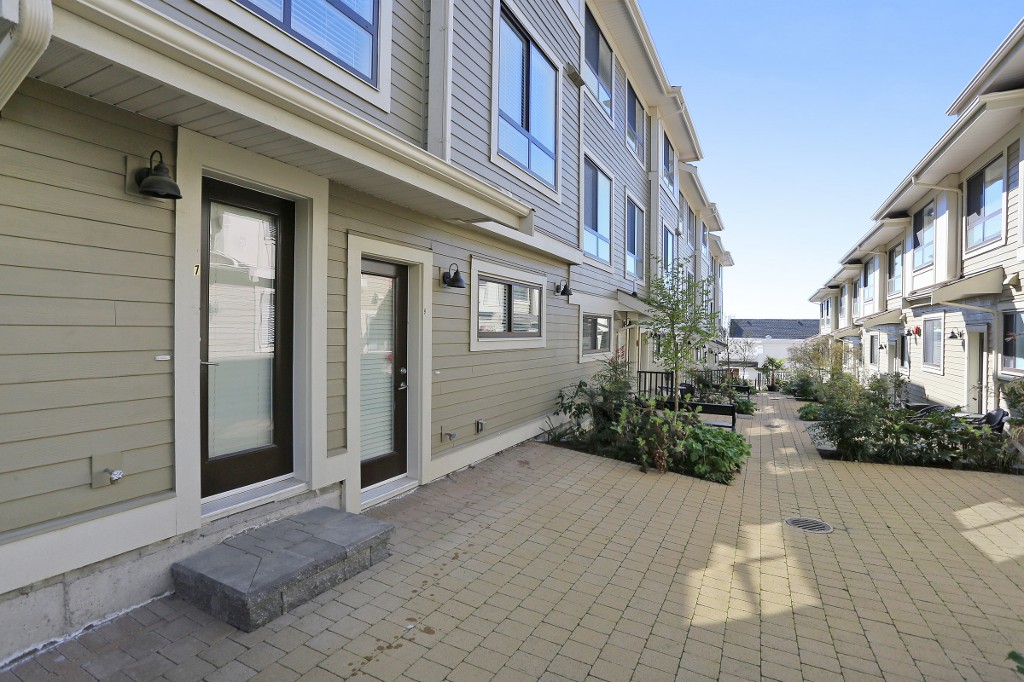 1346 Foster Street, Surrey, BC V4B 3X4 - 2