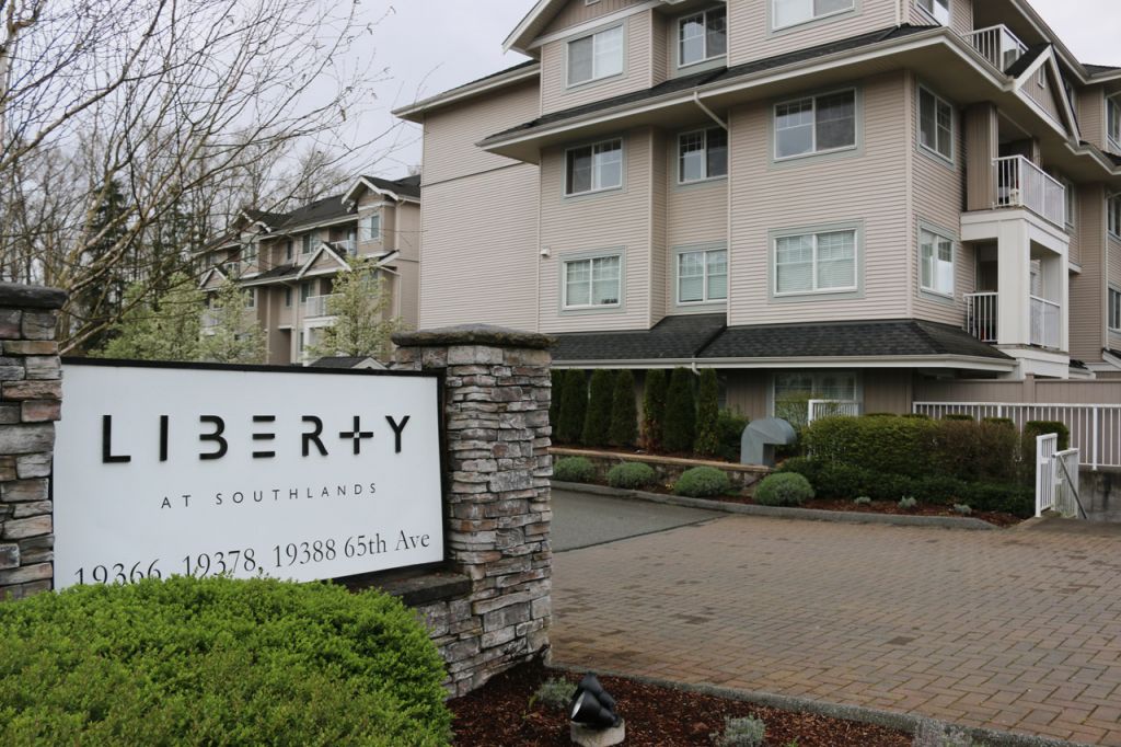 19366 65 Avenue, Surrey, BC V4N 5S1