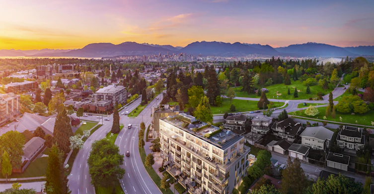 468 West 33rd Avenue, Vancouver, BC V5Y 2M5