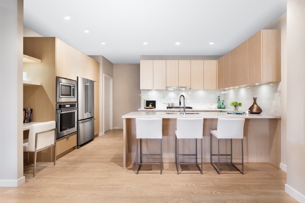 530 Whiting Way, Coquitlam, BC V3J 7W9 - 2