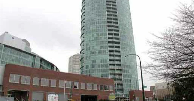 6028 Willingdon Avenue, Burnaby, BC V5H 4V1 - 2