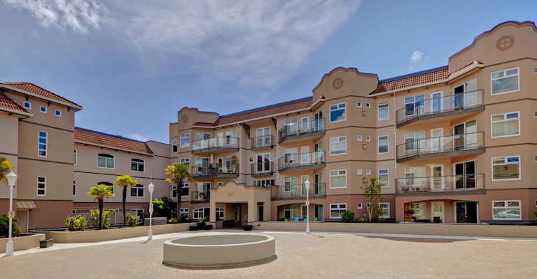 1083 Tillicum Road, Esquimalt, BC V9A 7L7 - 2
