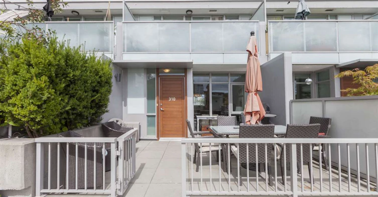 2710 Sophia Street, Vancouver, BC V5T 0A4