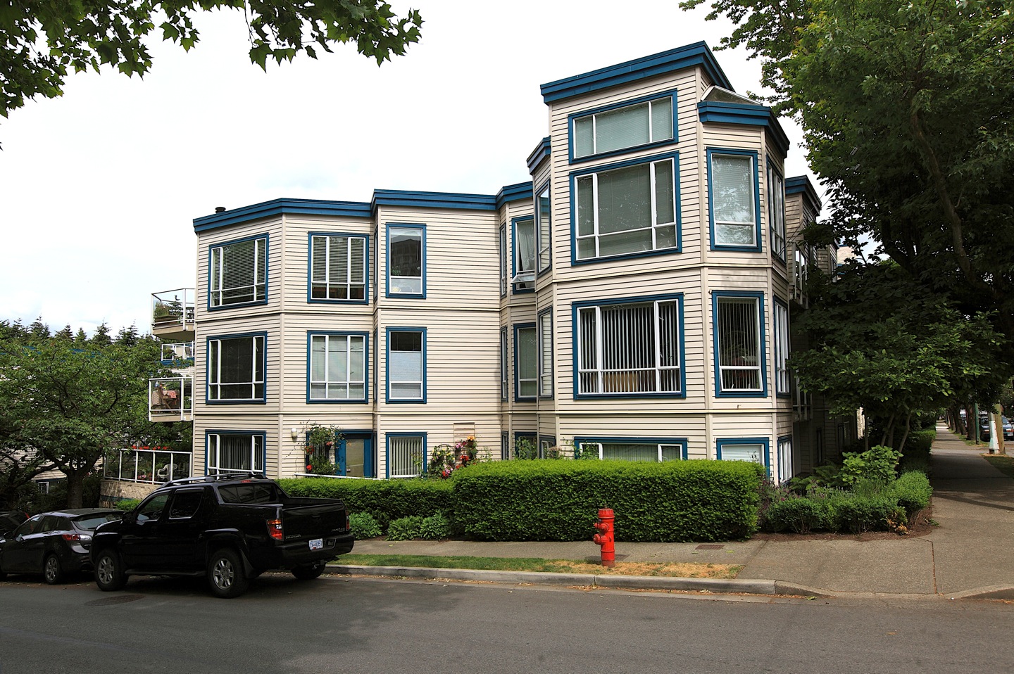 889 7th Avenue West, Vancouver, BC V5Z 1C2