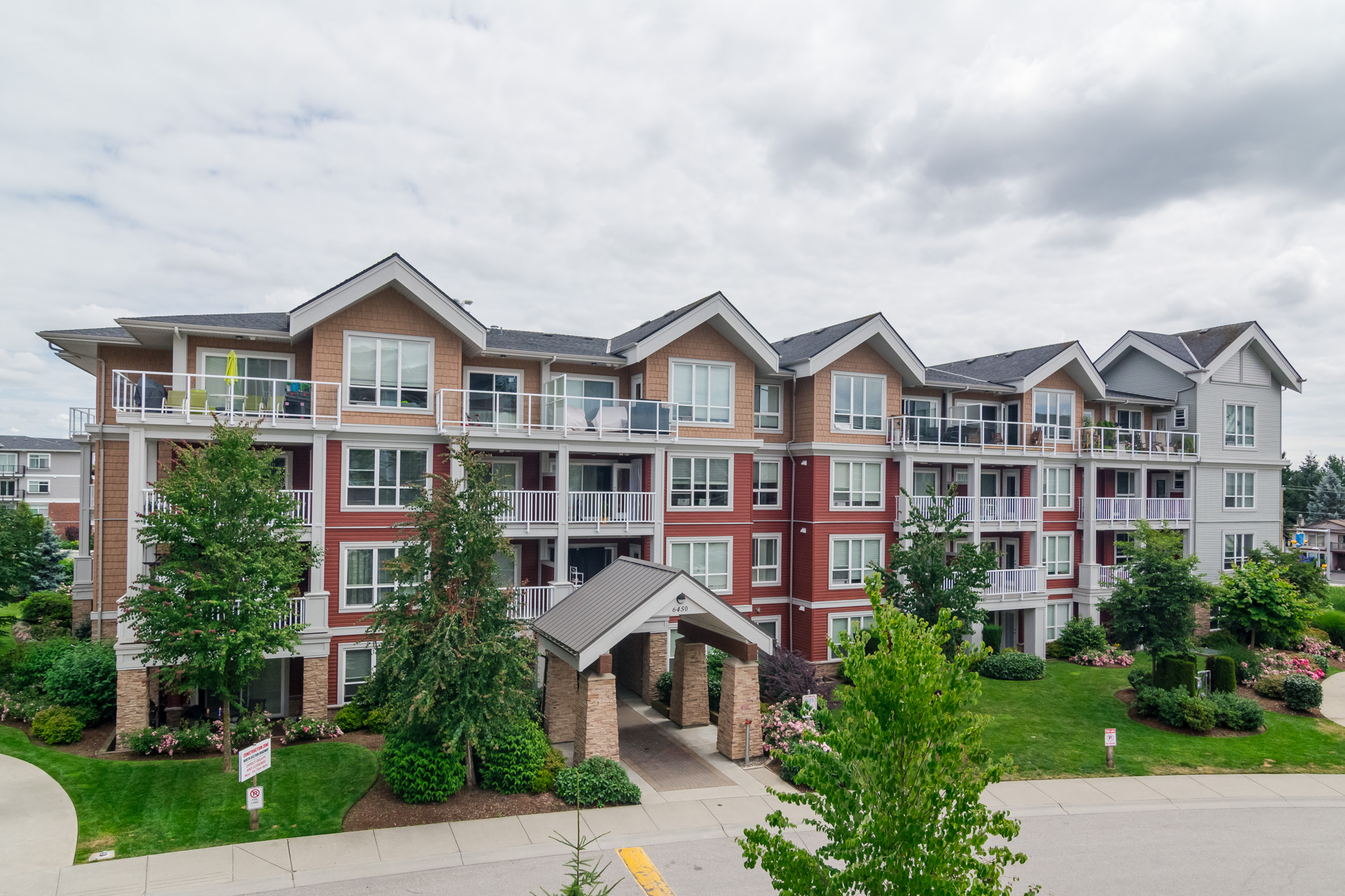 6450 194 Street, Surrey, BC V4N 6J9