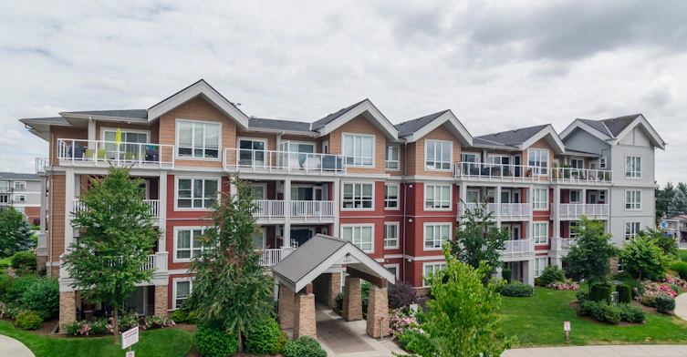 6450 194 Street, Surrey, BC V4N 6J9