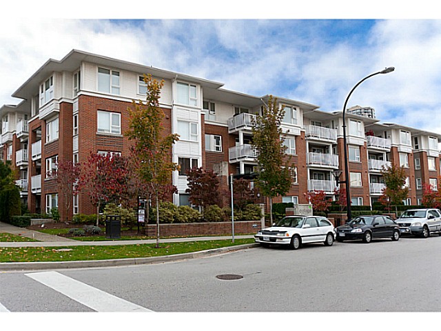 4723 Dawson Street, Burnaby, BC V5C 0A7 - 4