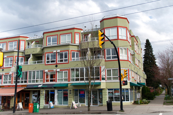 1707 Charles Street, Vancouver, BC V5L 2T6