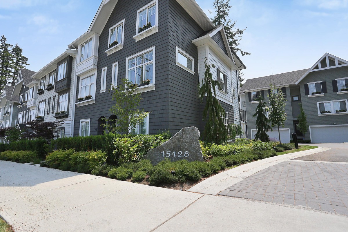 15128 24 Avenue, Surrey, BC V4A 2H8