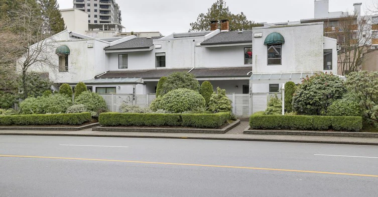 2032 Marine Drive, West Vancouver, BC V7V 1J9
