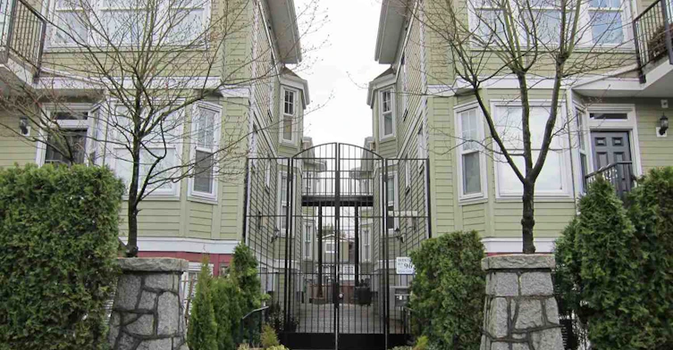 978 W 16th Avenue, Vancouver, BC V5Z 1T2