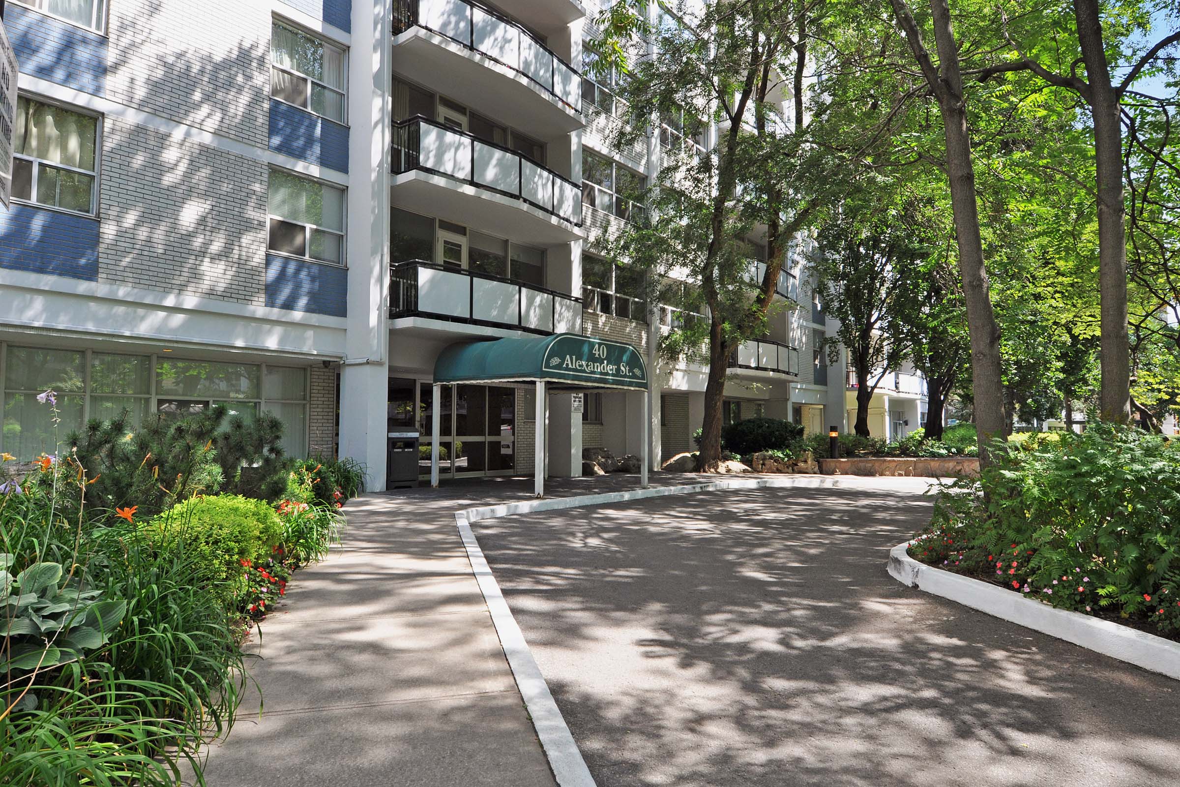40 Alexander Street, Toronto, ON M4Y 1B5