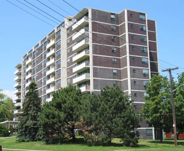10 Allanhurst Drive, Toronto, ON M9A 4J5
