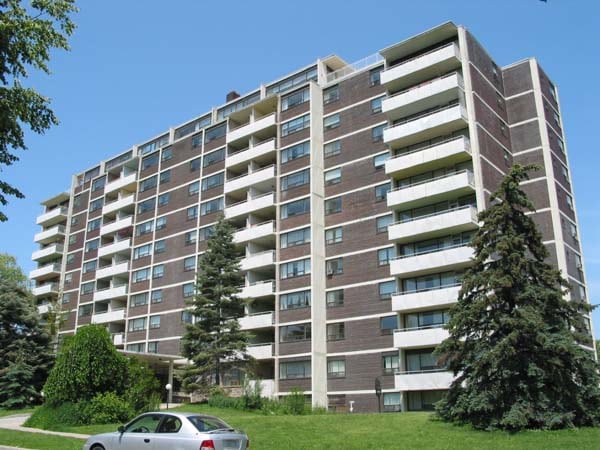 10 Allanhurst Drive, Toronto, ON M9A 4J5 - 2
