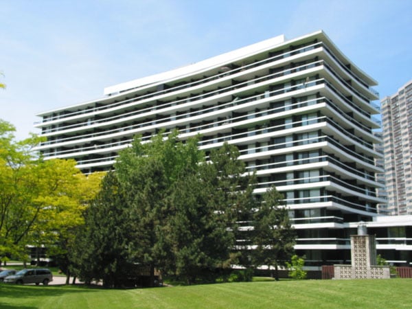 115 Antibes Drive, Toronto, ON M2R 2Z1