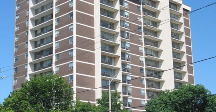 2200 Avenue Road, Toronto, ON M5M 4B9