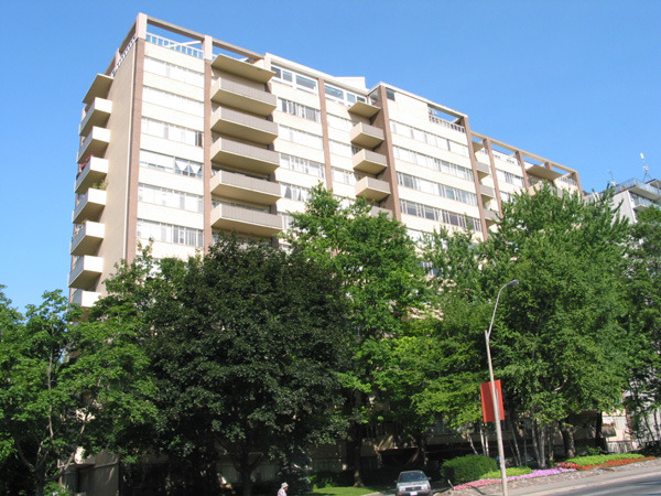 484 Avenue Road, Toronto, ON M4V 2J4