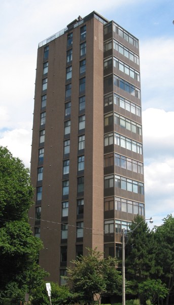 423 Avenue Road, Toronto, ON M4V 2H7