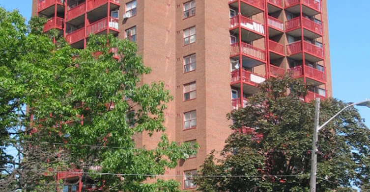 3174 Bathurst Street, Toronto, ON M6A 2B1