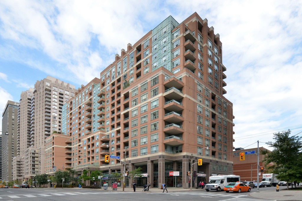 887 Bay Street, Toronto, ON M5S 3K6