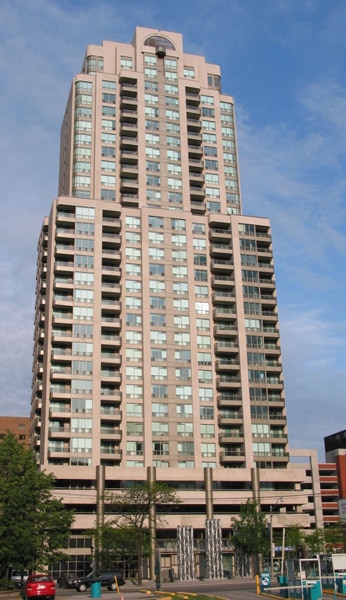750 Bay Street, Toronto, ON M5G 1N6