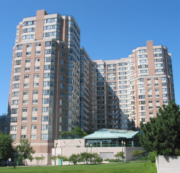 717 Bay Street, Toronto, ON M5G 2J9 - 2