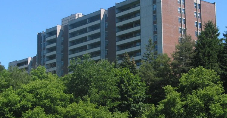 4001 Bayview Avenue, Toronto, ON M2M 3Z7