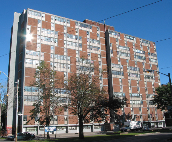 15 Belshaw Place , Toronto, ON M5A 2B7