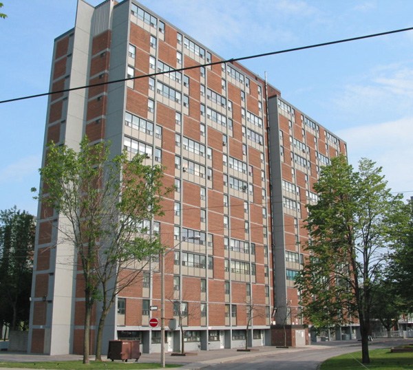 15 Belshaw Place , Toronto, ON M5A 2B7 - 2