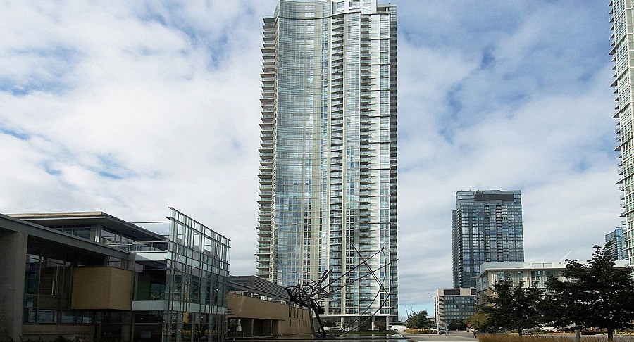 35 Mariner Terrace, Toronto, ON M5V 3V9