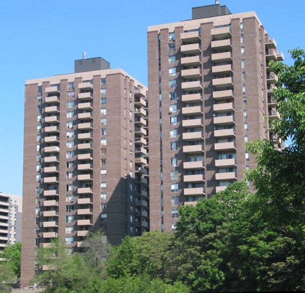 25 Canyon Avenue, Toronto, ON M3H 4Y1 - 2