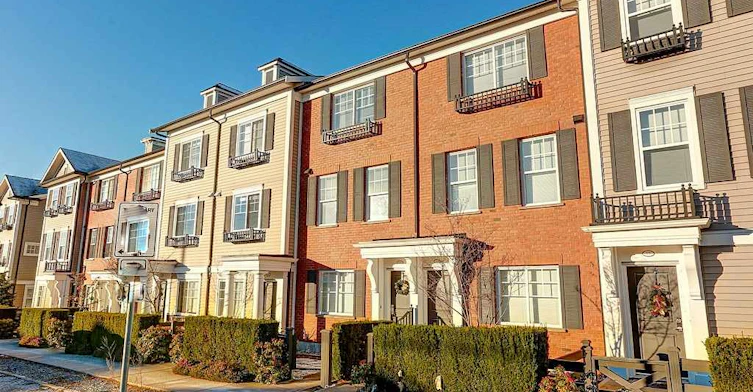7238 189 Street, Surrey, BC V4N 5Y8