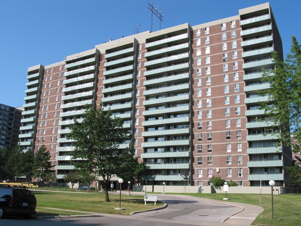 10 Carabob Court, Toronto, ON M1T 3N5