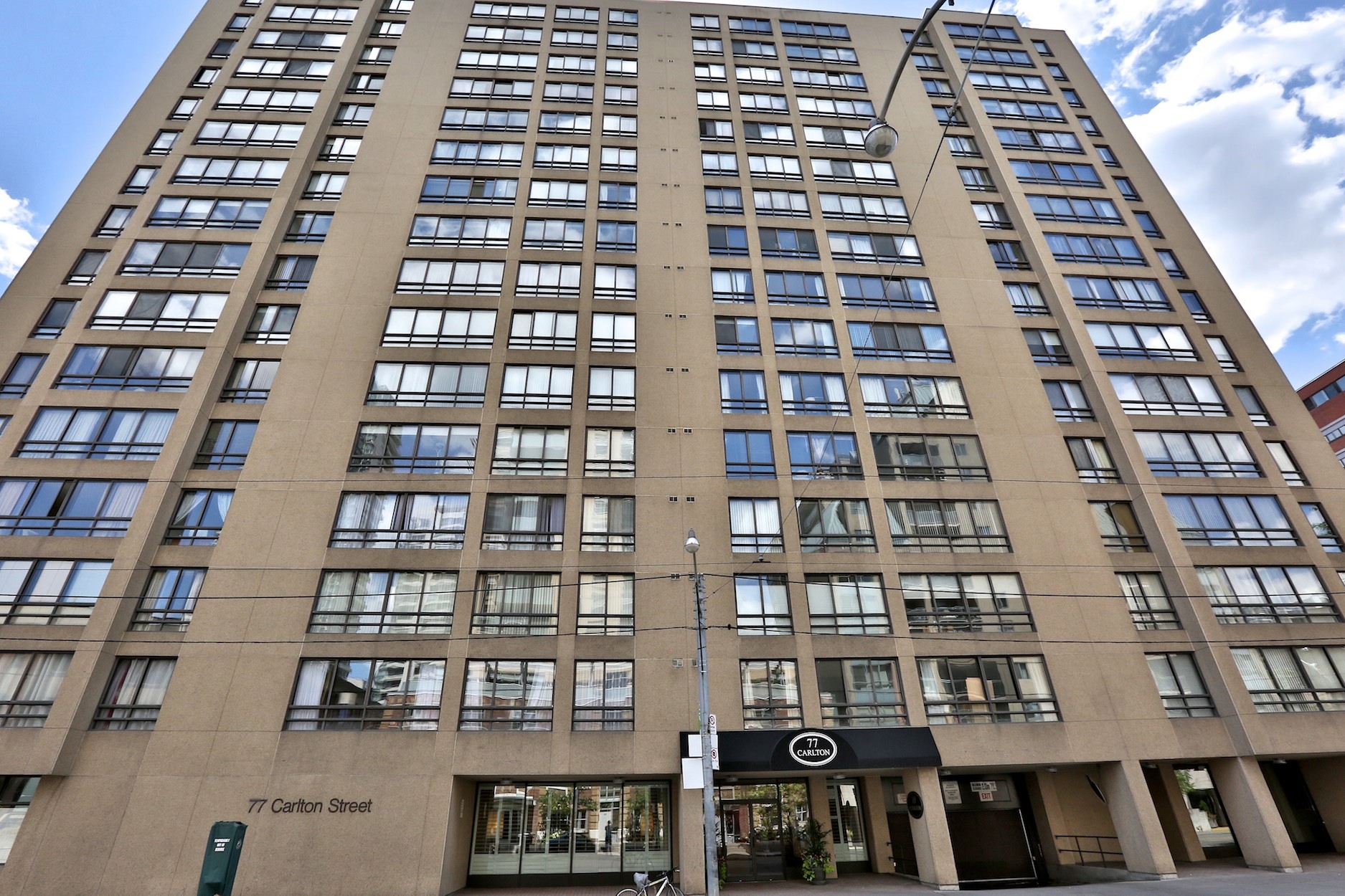 77 Carlton Street, Toronto, ON M5B 2J7