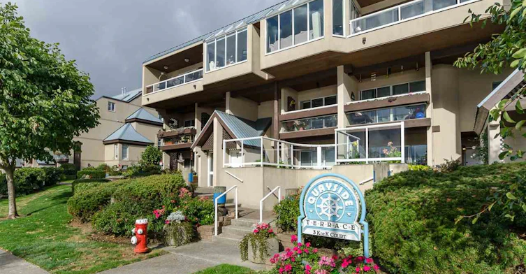 3 K De K Court, New Westminster, BC V3M 6B6