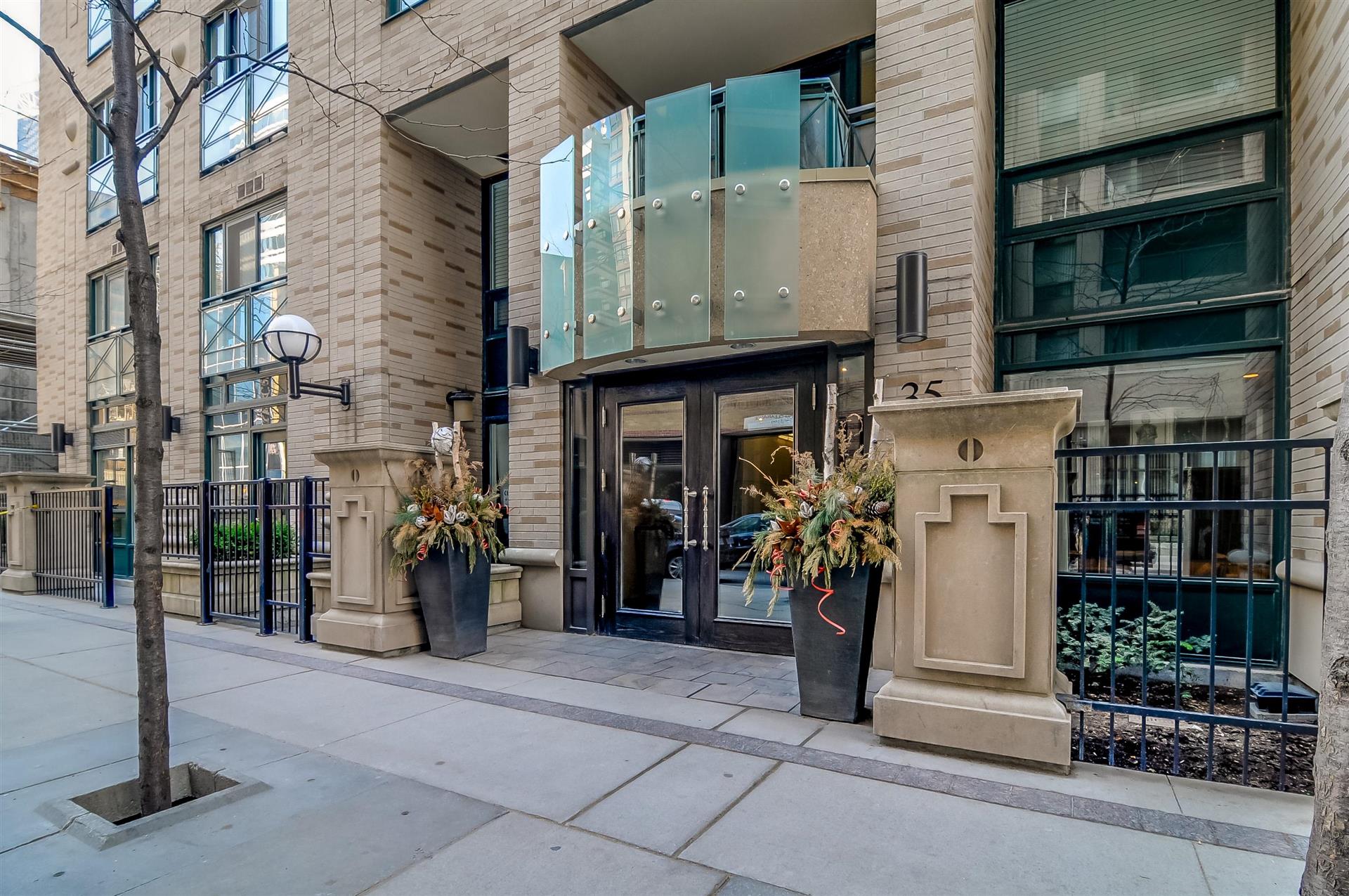 35 Hayden Street, Toronto, ON M4Y 3C3 - 4