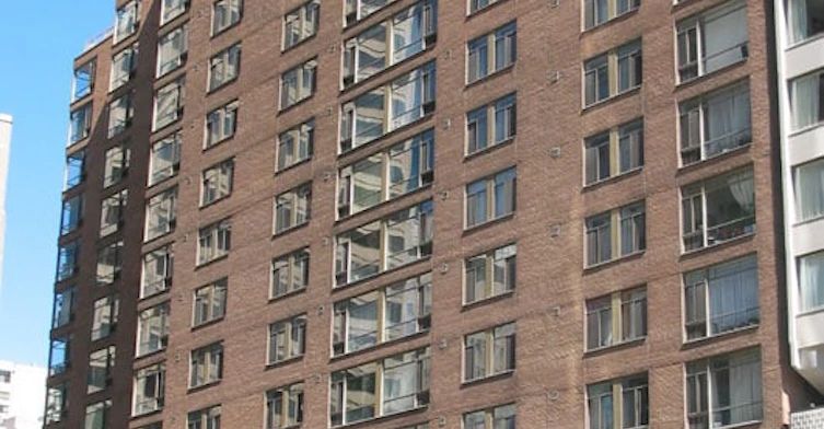 111 Chestnut Street, Toronto, ON M5G 2J1