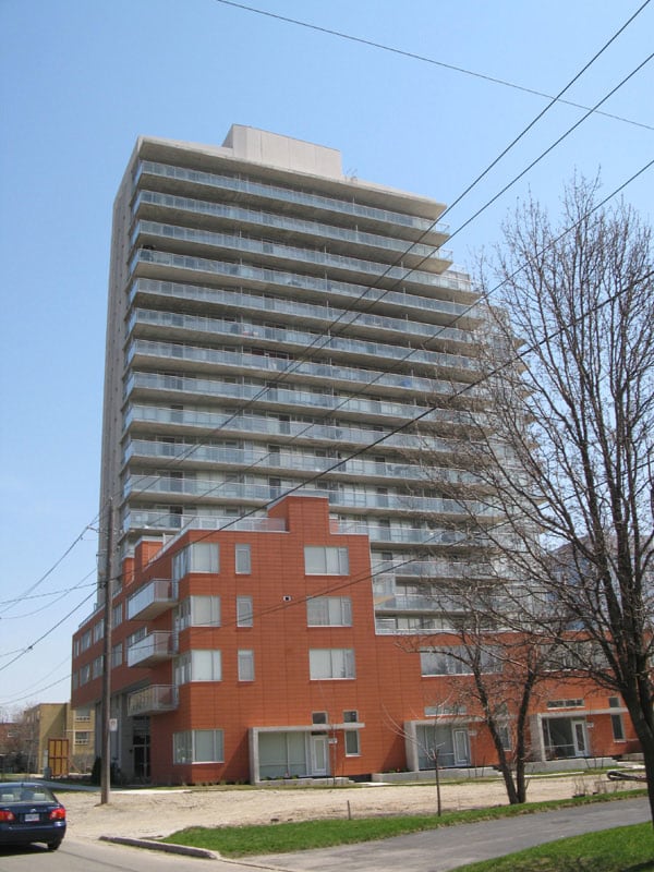 19 Churchill Avenue, Toronto, ON M2N 1Y7