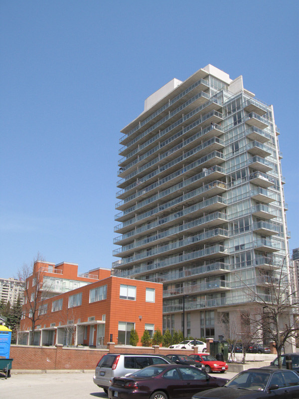 19 Churchill Avenue, Toronto, ON M2N 1Y7 - 2