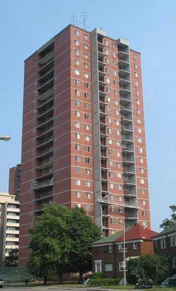25 Cosburn Avenue, Toronto, ON M4K 3Y4 - 2