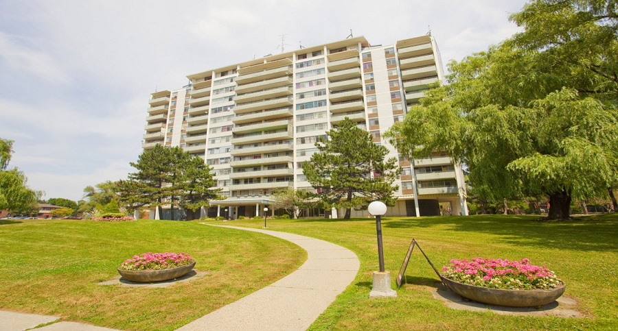 236 Dixon Road, Toronto, ON M9P 3T5