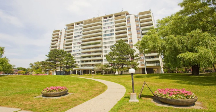 236 Dixon Road, Toronto, ON M9P 3T5