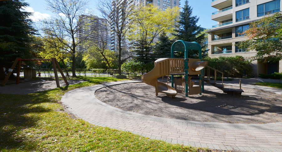 238 Doris Avenue, Toronto, ON M2N 6W1 - 2
