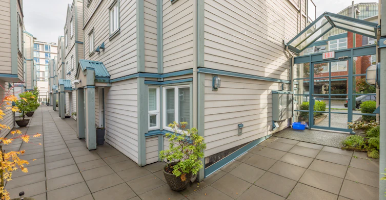 643 7th Avenue West, Vancouver, BC V5Z 1B6 - 4