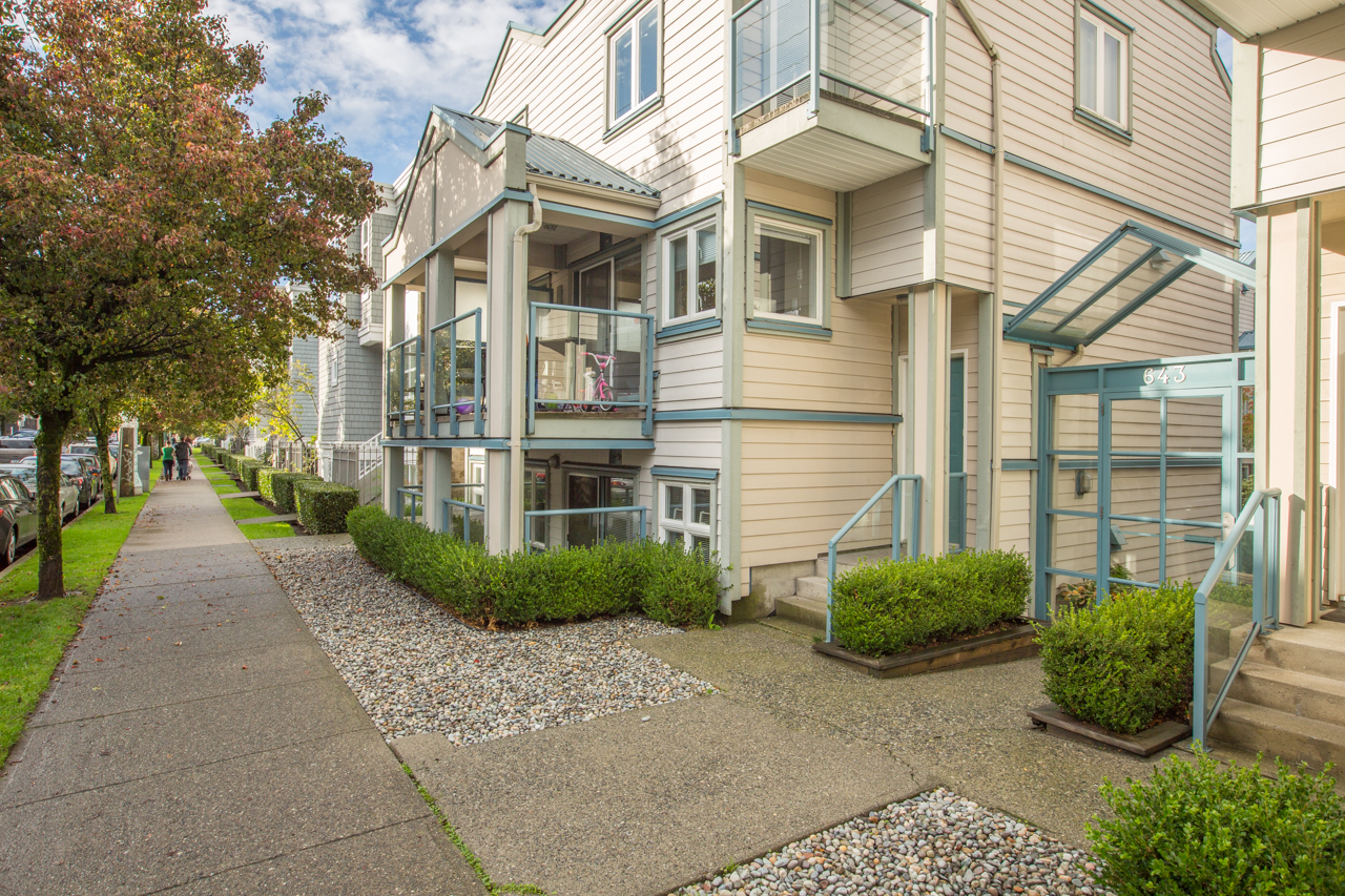 643 7th Avenue West, Vancouver, BC V5Z 1B6 - 2